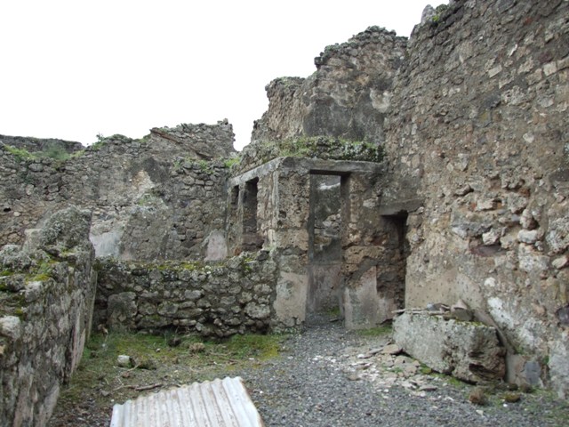VII.10.9 Pompeii. March 2009. Doorway to Cubiculum.