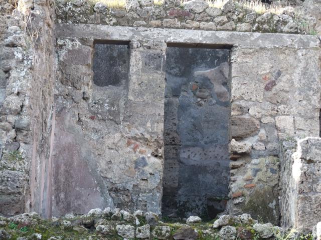 VII.10.12 Pompeii. March 2009. Room in south east corner of atrium. Triclinium.