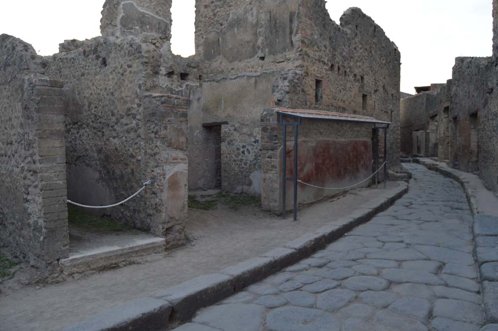 VII.11.14 Pompeii, on left. October 2017. Looking north towards entrance doorway in Vicolo del Lupanare. 
Foto Taylor Lauritsen, ERC Grant 681269 DCOR.
