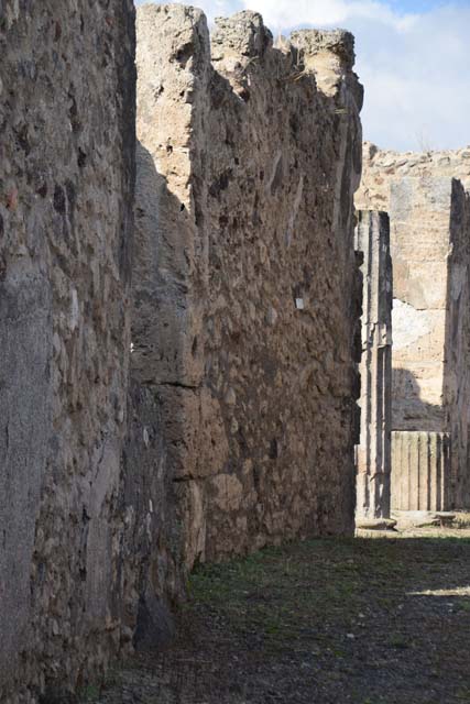 VII.13.8 Pompeii. December 2005. Looking south towards entrance.