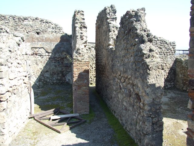 VII.14.9 Pompeii. March 2009. Room 16. Kitchen.