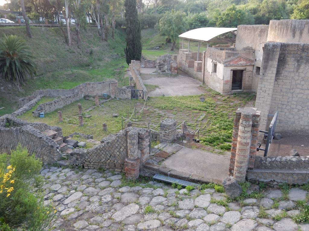 VII.16.a Pompeii. June 2019. Looking north across courtyard C, with lower rooms, on the left. 
Photo courtesy of Buzz Ferebee.
