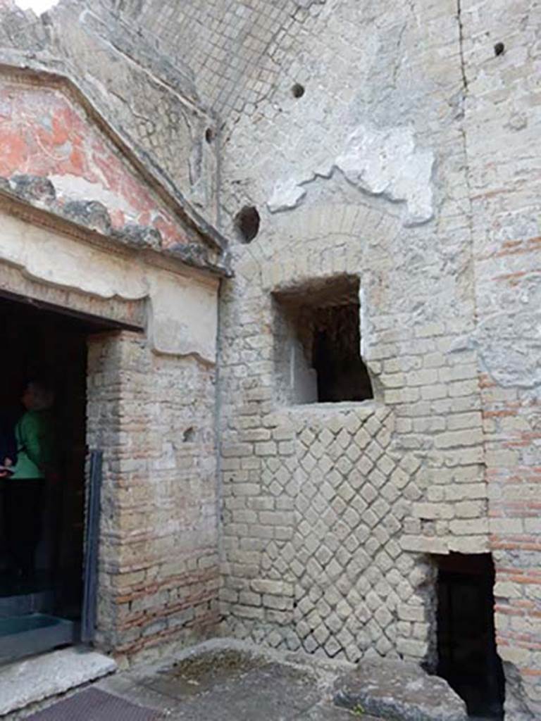 VII.16.a Pompeii. May 2015. East side of doorway to room 1. Photo courtesy of Buzz Ferebee.

