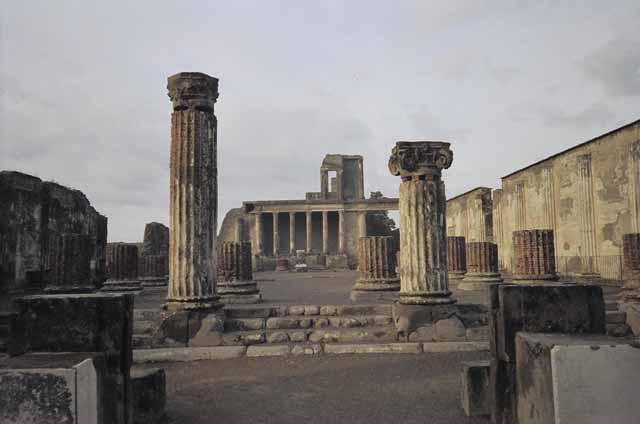 VIII.1.1 Pompeii. December 2005. Basilica. North corridor.