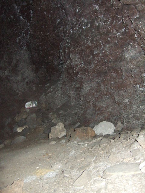Road onto Triangular Forum looking south Side wall of VIII.2.39
