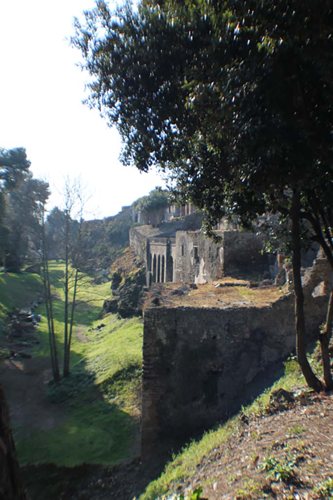 VIII.2.39 Pompeii. March 2014. Looking south-west from Triangular Forum 
Foto Annette Haug, ERC Grant 681269 DÉCOR.
