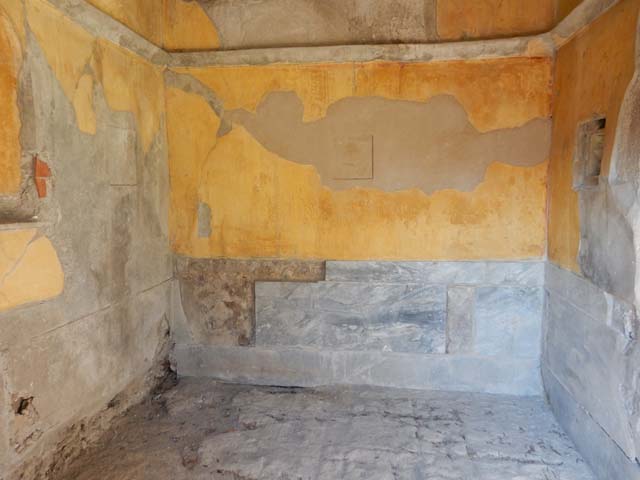 VIII.3.14 Pompeii. September 2005. Water basin in south-west corner of garden, behind projection of neighbouring house