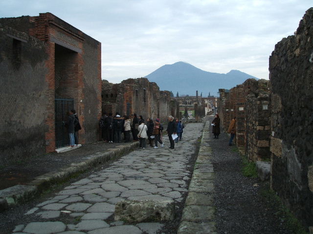 VIII.3.18 Pompeii. May 2010. Entrance corridor, looking east to atrium.