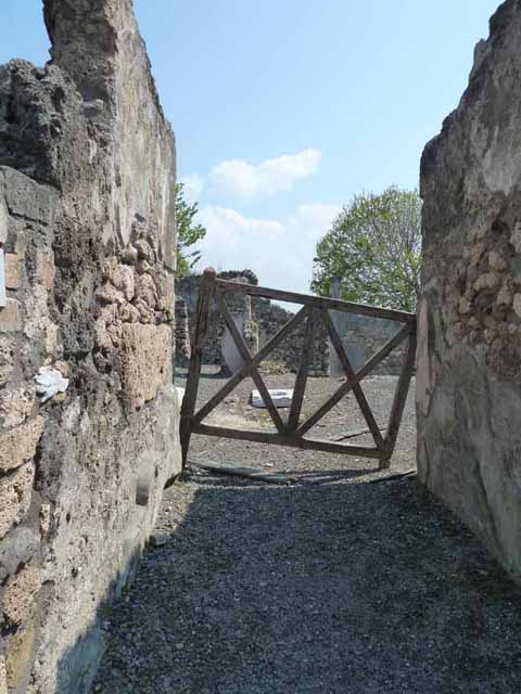 VIII.3.18 Pompeii. December 2007. East wall of atrium.