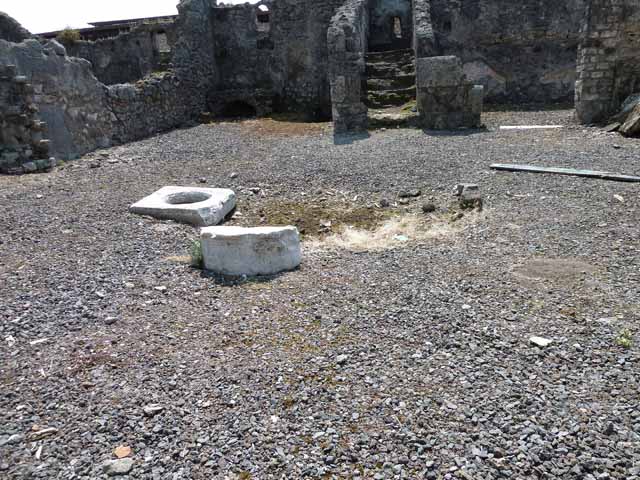 VIII.3.18 Pompeii. December 2007.  South wall with ala containing kitchen in south-east corner.
