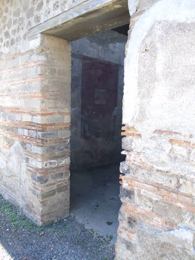 VIII.5.37 Pompeii.  March 2009.  Doorway to Room 13, Oecus.