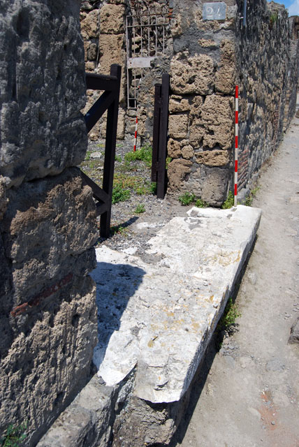 VIII.7.24 Pompeii. September 2010. Looking south towards east end of south wall of atrium. Photo courtesy of Drew Baker.