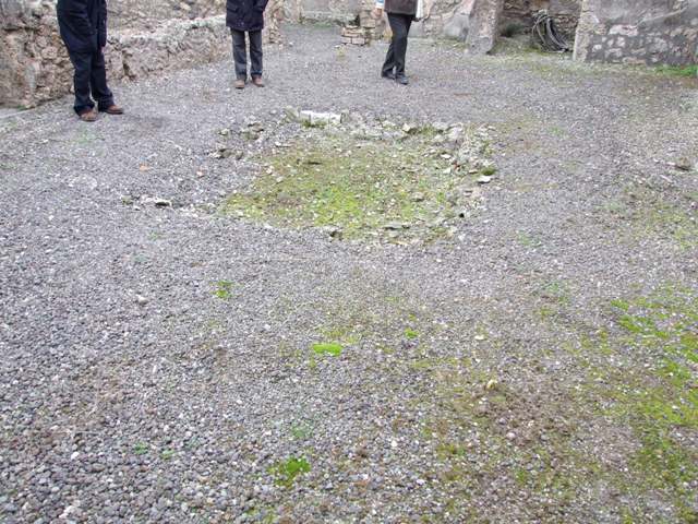 IX.1.7 Pompeii. December 2007. Rectangular niche on south wall