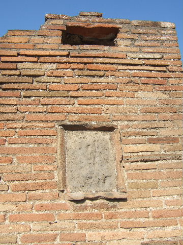 IX.2.7 Pompeii. December 2005. Remains of pool and fountain arch with garden behind.