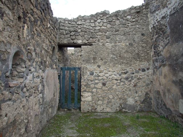 IX.2.11 Pompeii. September 2005. Rear room, looking east.