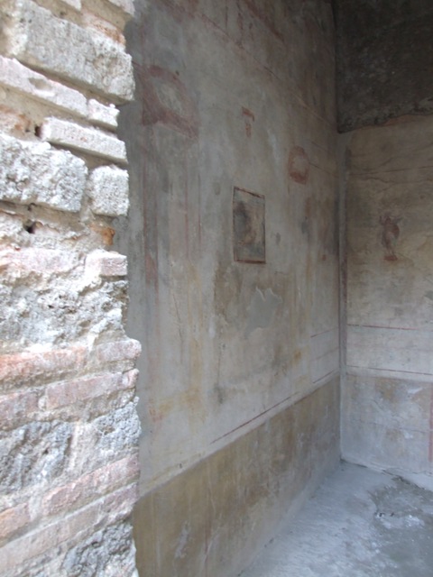 IX.3.5 Pompeii. March 2009. Room 16, wall painting of Selene and Endymion, from centre of west wall. See Helbig, W., 1868. Wandgemälde der vom Vesuv verschütteten Städte Campaniens. Leipzig: Breitkopf und Härtel. (950).