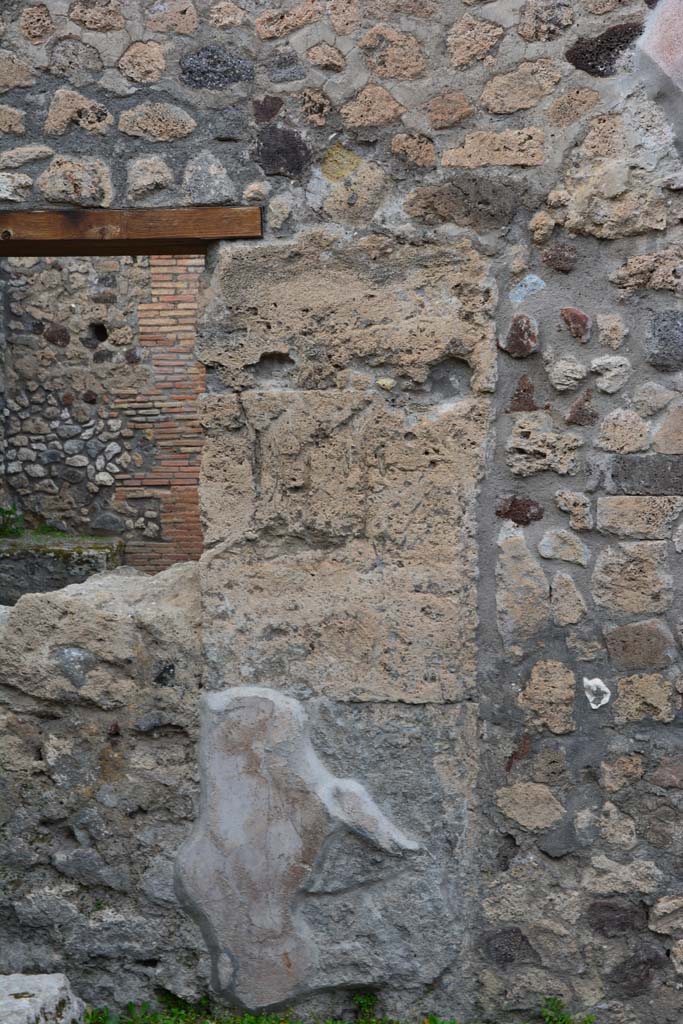 IX.5.9 Pompeii. March 2017. Room “c”, east side of window in north wall.
Foto Christian Beck, ERC Grant 681269 DÉCOR.
