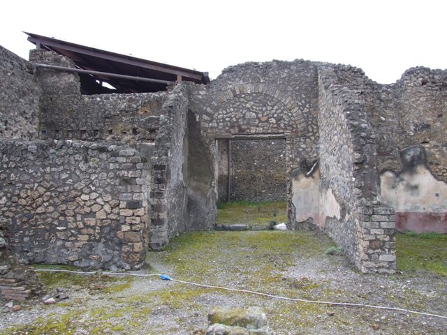 IX.8.6 Pompeii. March 2009. Room 35, Corridor leading west