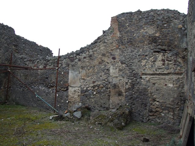 IX.8.6 Pompeii. March 2009. Room 37, Alcove or cupboard outside Room 36.