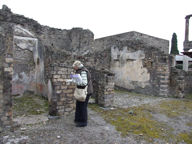 IX.8.6 Pompeii. December 2007. Room 39, east wall of outer room. Peephole window into cubiculum 40, from outer room.