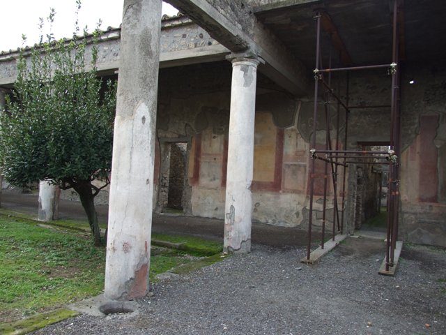 IX.8.6 Pompeii. September 2004. Room 18, Service corridor at side of Nymphaeum. Looking south.