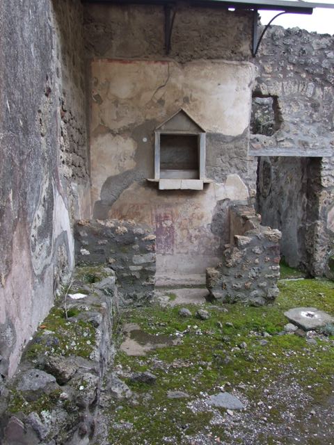 IX.8.6 Pompeii. September 2004. West Portico, looking north.