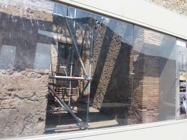 IX.12.5 Pompeii, rear room, IX.12.4, atrium, and doorway into IX.12.3 May 2010. Looking south-west from above.