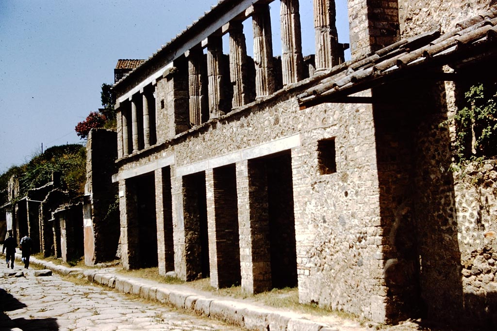 IX.12.1, IX.12.2, IX.12.3, IX.12.4, IX.12.5 Pompeii. Facade. 1959. Photo by Stanley A. Jashemski.
Source: The Wilhelmina and Stanley A. Jashemski archive in the University of Maryland Library, Special Collections (See collection page) and made available under the Creative Commons Attribution-Non-Commercial License v.4. See Licence and use details.
J59f0477