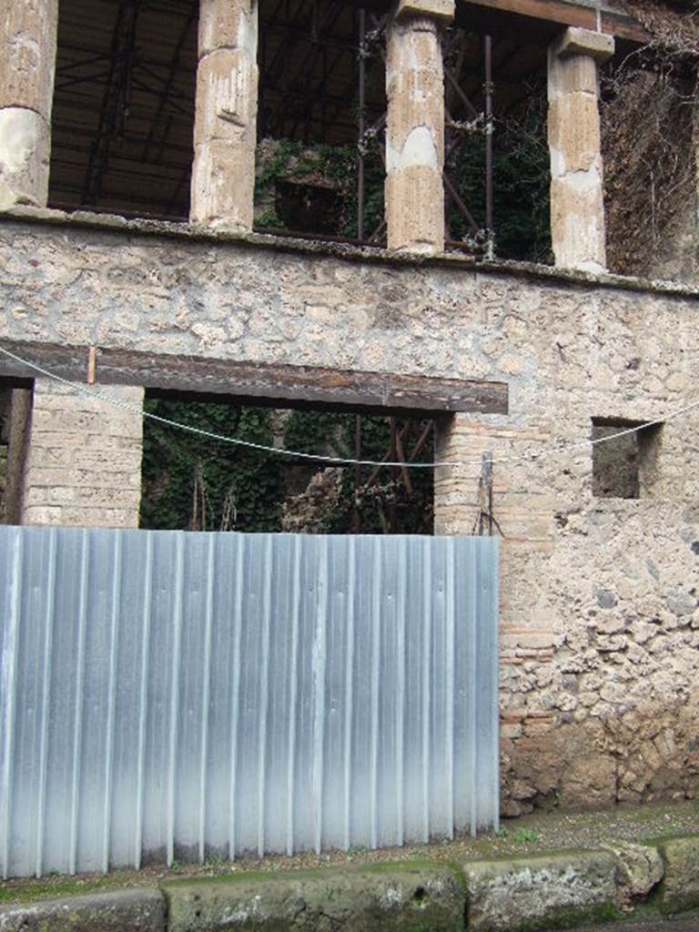 IX.12.5 Pompeii. December 2005. Entrance.