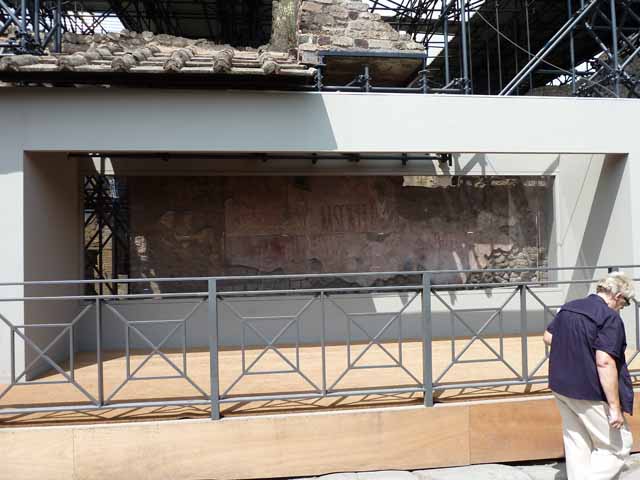 IX.12.7 Pompeii. December 2005. Street altar, with painting above. 