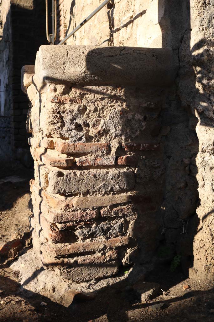 IX.12.7 Pompeii. December 2018.
Looking towards east side of street altar. Photo courtesy of Aude Durand.