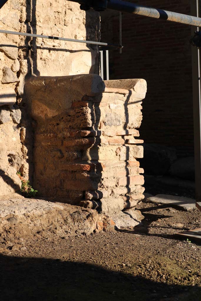 IX.12.7 Pompeii. December 2018.
Looking towards west side of street altar. Photo courtesy of Aude Durand.