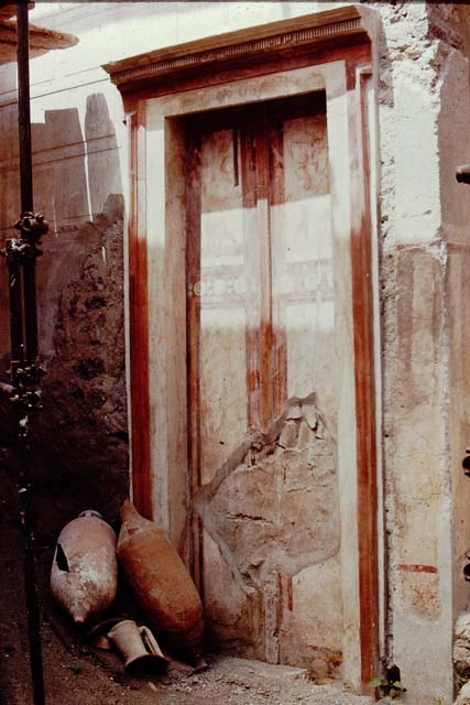 IX.13.1-3 Pompeii. May 2010. Room 33, items found in the house after excavation.