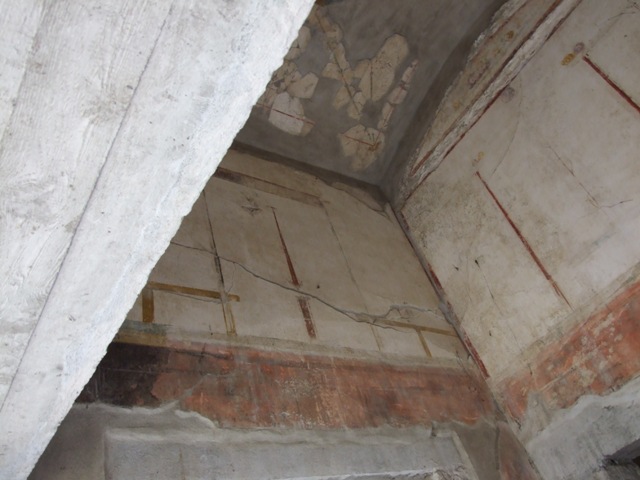 IX.13.1-3 Pompeii. March 2009. Doorway to antechamber and room 12.