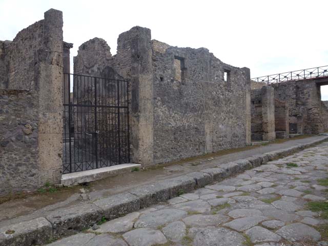 IX.14.4 Pompeii.  May 2005. Tetrastyle atrium. 
