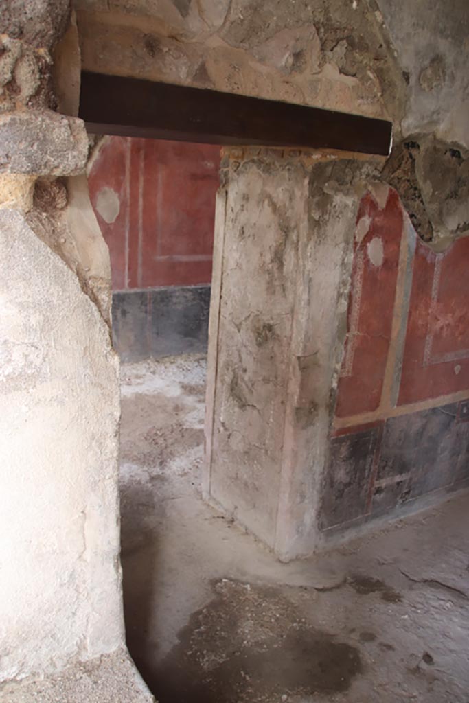 Villa of Diomedes, Pompeii. October 2023. 
Doorway in north wall leading into next room. Photo courtesy of Klaus Heese.
(Villa Diomedes Project – area 55).
(Fontaine, room 5,9 with doorway into room 5,8).
