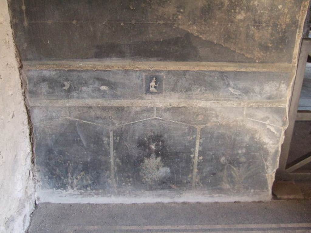 Villa of Mysteries, Pompeii. May 2006. Room 2, tablinum, south-east corner and south wall near doorway to room 4.
