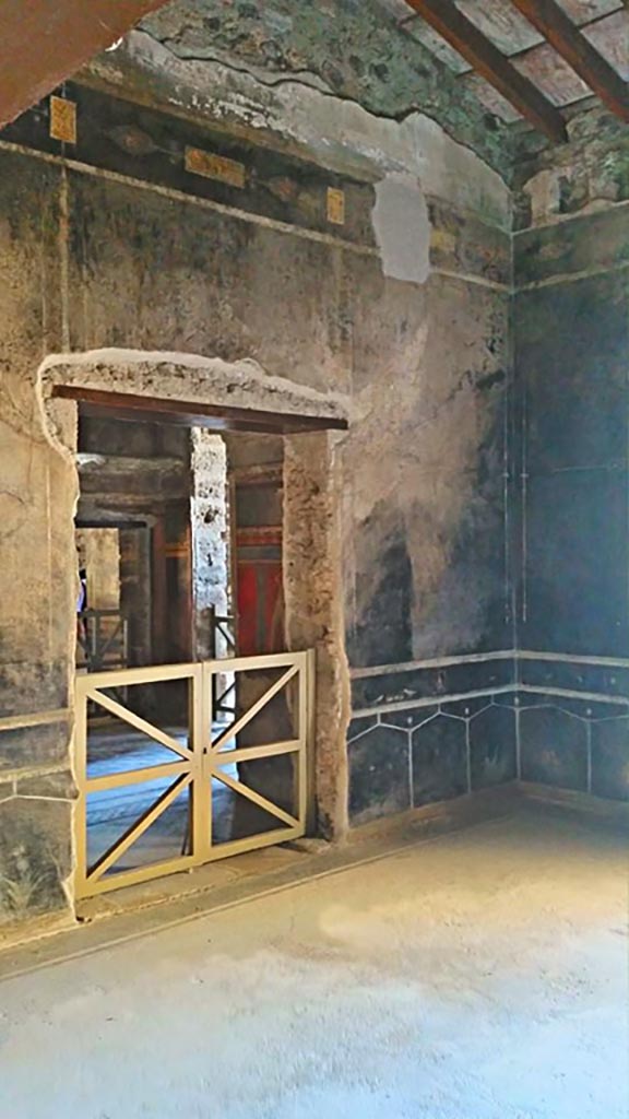 Villa of Mysteries, Pompeii. c.2015-2017.
Looking from room 2, tablinum, south-west through doorway into room 4.
Photo courtesy of Giuseppe Ciaramella.

