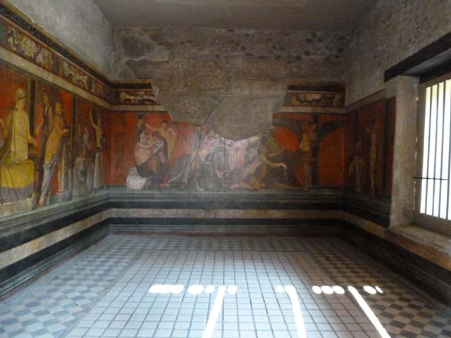 Villa of Mysteries, Pompeii. May 2010. Room 5 detail from east wall.