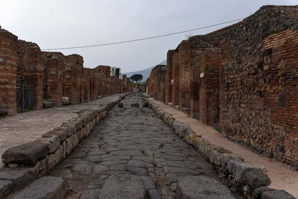 Via Stabiana, between VII.2 and IX.3, Pompeii. April 2021. 
Looking north from crossroads with Via degli Augustali (on left) and unnamed vicolo (on right). Photo courtesy of Nicolas Monteix.



