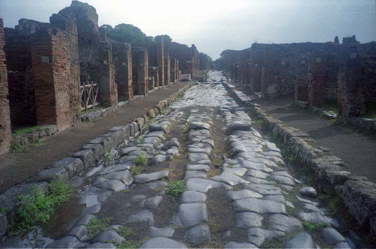 Via della Fortuna, north side, May 2010. Looking north-west to junction with Via del Vesuvio.