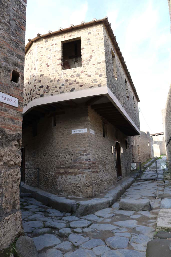 Vicolo del Lupanare, Pompeii, on right. December 2018. 
Looking north with junction of Vicolo del Balcone Pensile (on left). Photo courtesy of Aude Durand.


