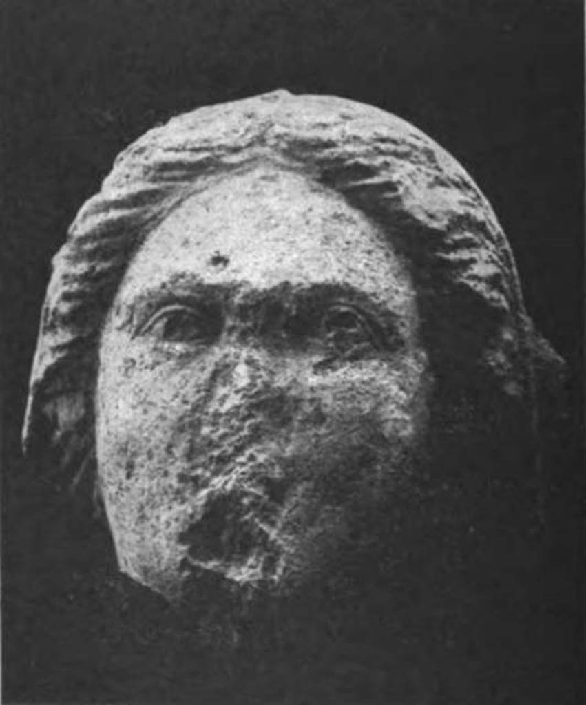 Pompeii Fondo Azzolini. Head, part of the remains of a feminine statue.
The head is part of the remains of a feminine statue of tufa, of which were found only a few scattered fragments.
See Notizie degli Scavi di Antichit, 1916, p. 300, fig. 13.


