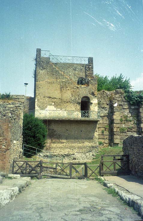 T11 Pompeii. Tower XI.  March 2009.  North side.  From the Walk around the Walls.