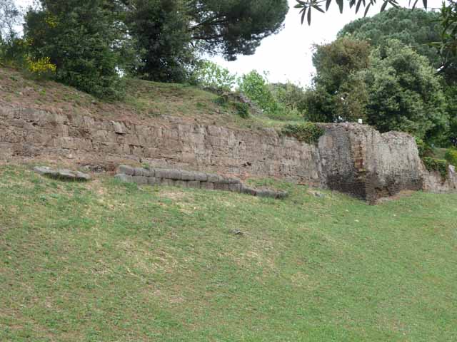 T3 Pompeii. Tower III. May 2006. Looking up from below the tower.