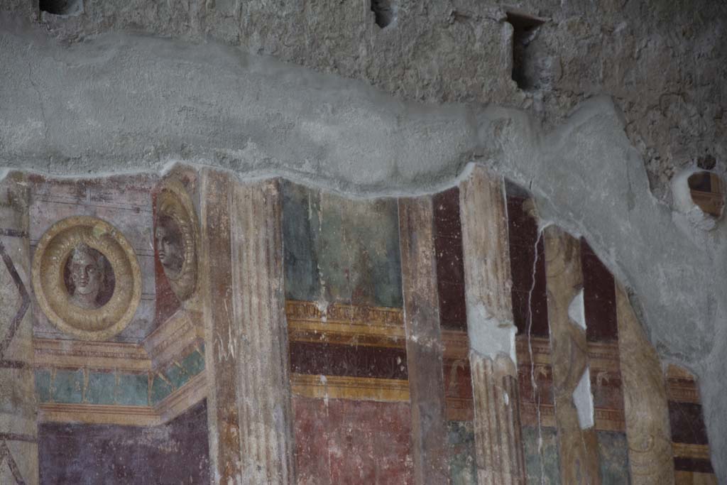 Oplontis Villa of Poppea, March 2019. Room 5, detail from upper west wall towards north end.
Foto Annette Haug, ERC Grant 681269 DÉCOR.
