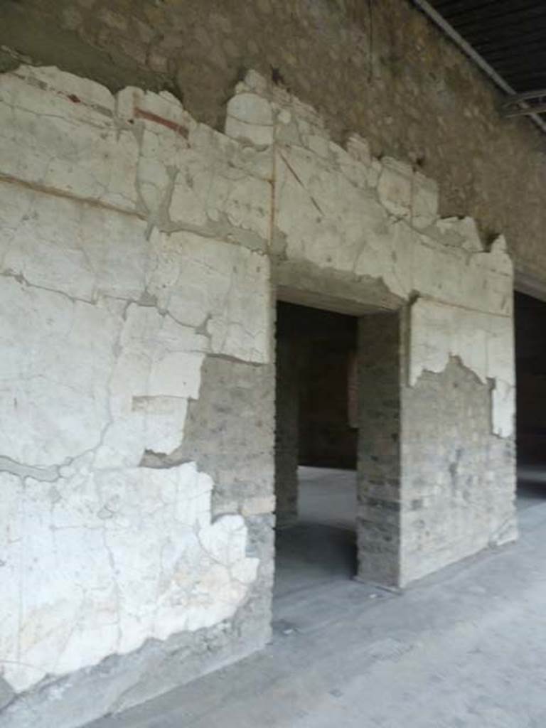 Oplontis, September 2015. Corridor 63, doorway in west wall of Portico 60. 