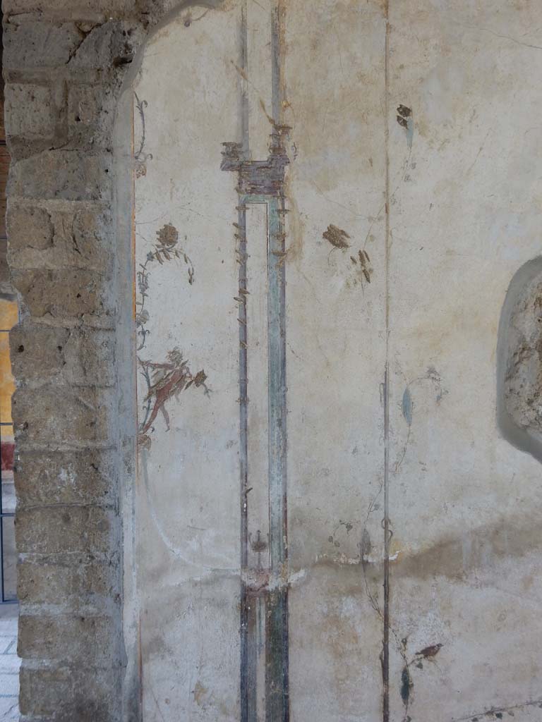 Stabiae, Villa Arianna, June 2019. Room 12, detail from east wall at north end. 
Photo courtesy of Buzz Ferebee.
