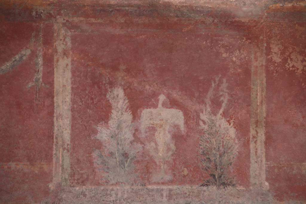 Stabiae, Villa Arianna, October 2020. Room 9, painted panel in centre of zoccolo on south wall. Photo courtesy of Klaus Heese.