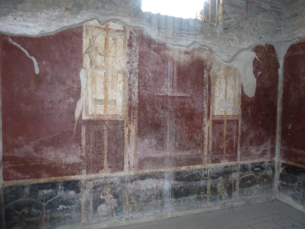 Stabiae, Villa Arianna, September 2015. Room 5, south wall of cubiculum. 